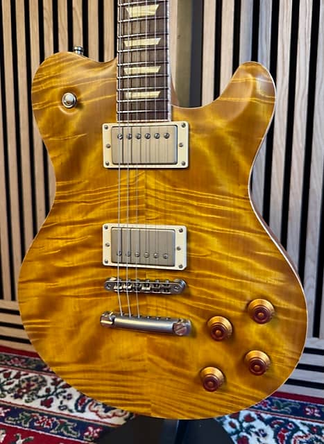 Nik Huber Dolphin 59 Exceptional Top